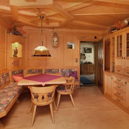 Ravishing Chalet Near Tyrol Near Ski Area ווסטנדורף