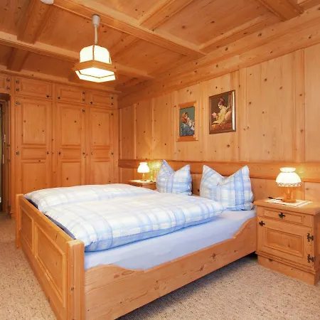 בקתה Ravishing Chalet Near Tyrol Near Ski Area *