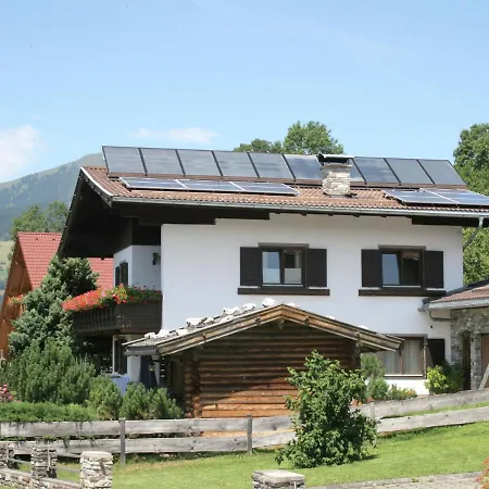 בקתה Ravishing Chalet Near Tyrol Near Ski Area